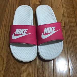 Nike slides size 6
